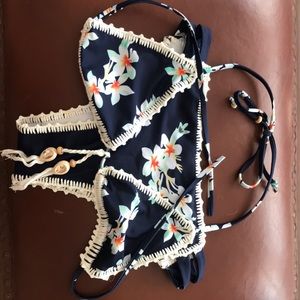 So cute! Floral print bikini